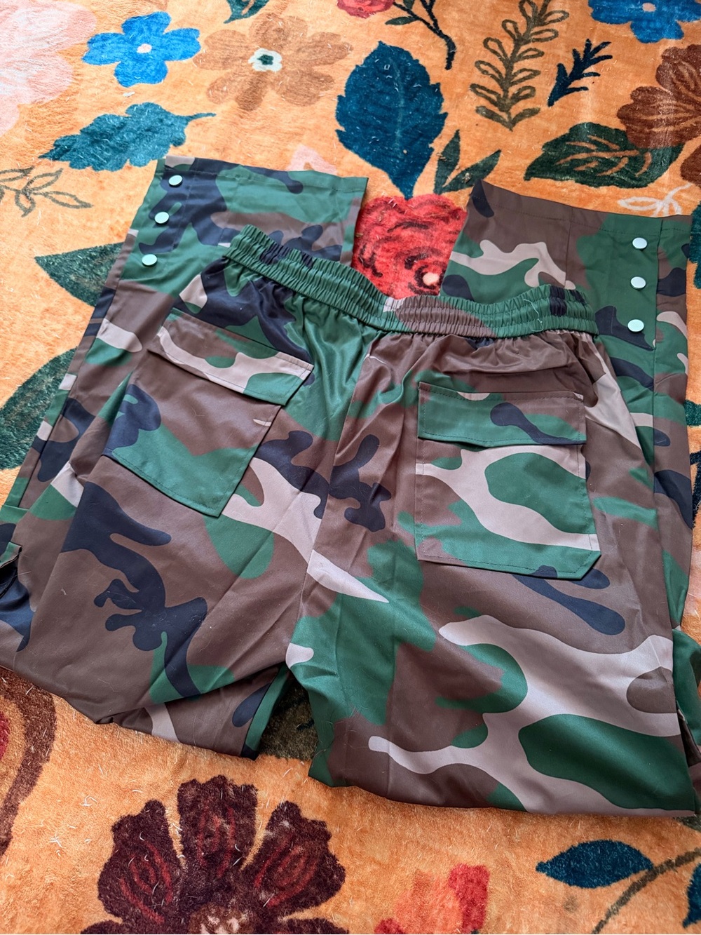 Men’s Manfinity camouflage army green baggy pants trendy streetwear - Picture 3 of 3